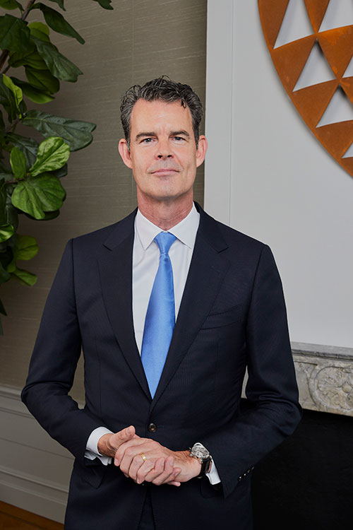 Portrait of Harld Peters, President of Lineage Europe, standing in a professional setting, highlighting leadership for Lineage’s expansion in Poland and Central Europe.