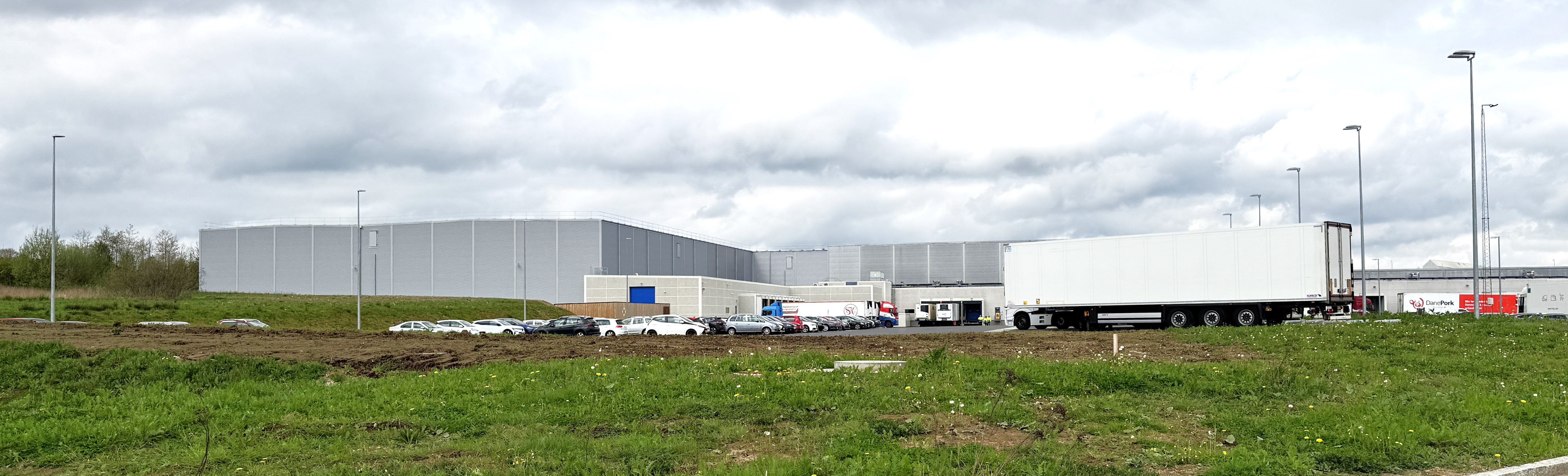 Lineage's Vejle cold storage warehouse in Denmark as viewed from the exterior