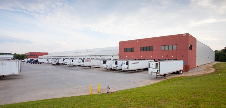 Exterior photo of Lineage's McDonough facility