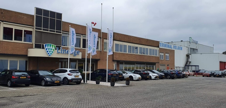 Lineage cold storage facility in Velsen, Netherlands offering port-centric logistics, customs brokerage and blast freezing services.