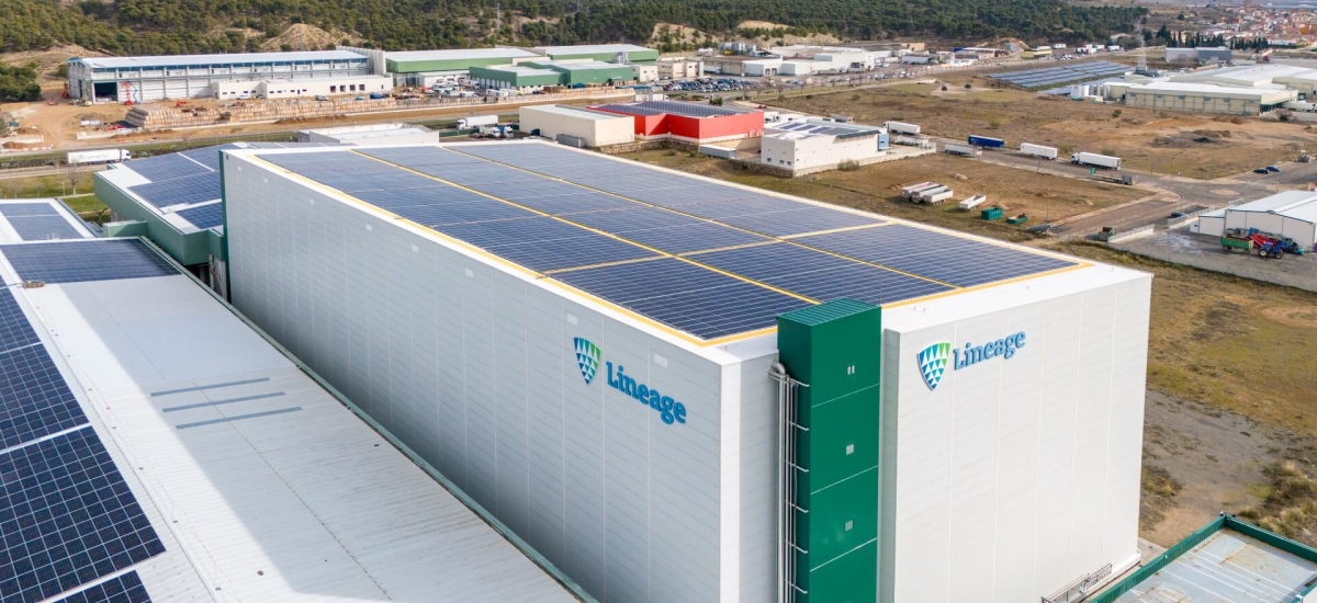 Lineage Milagro facility in Navarra, Spain featuring rooftop solar panels powering temperature-controlled cold storage operations