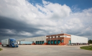 Exterior photo of Lineage's Grand Island facility