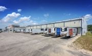 Exterior photo of Lineage's Tar Heel facility