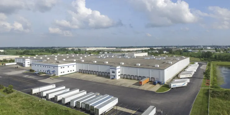 Aerial photo of Lineage's University Park facility