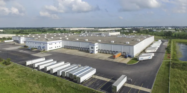 Aerial photo of Lineage's University Park facility