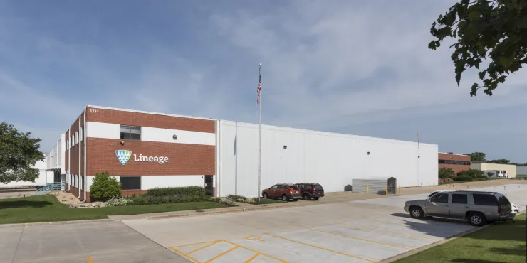 Exterior photo of Lineage's Batavia facility