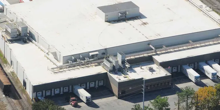 Lineage temperature controlled warehousing facility image