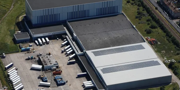 Bild einer temperaturgeregelten Lagerhalle Lineage