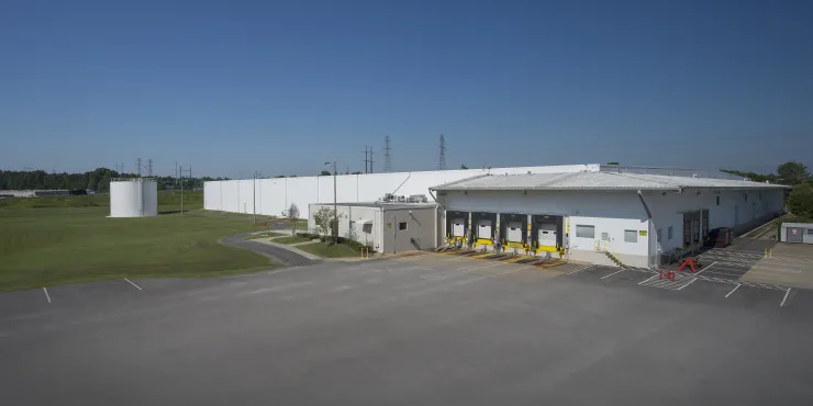 Exterior photo of Lineage's Chester facility