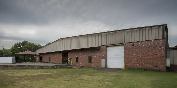 Exterior photo of Lineage's Richmond -  Repair facility
