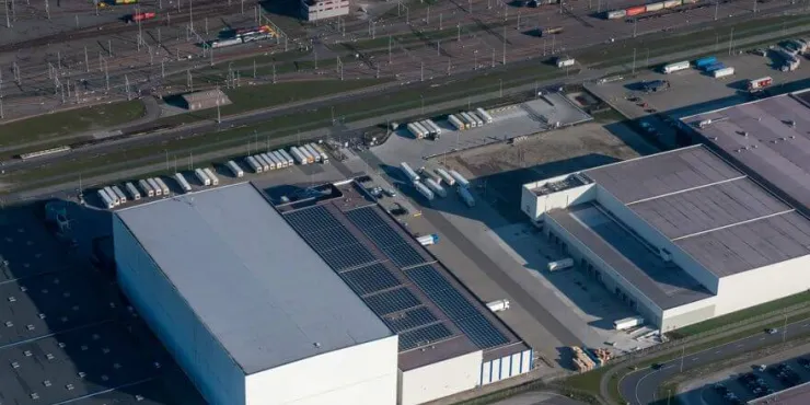 Lineage temperature controlled warehousing facility image