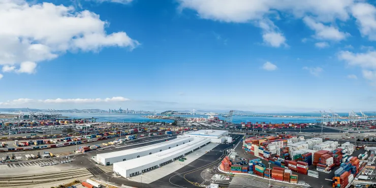 Aerial photo of Lineage's Cool Port of Oakland