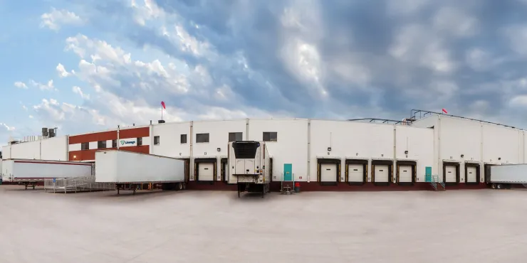 Panorama photo of Lineage's Dodge City facility