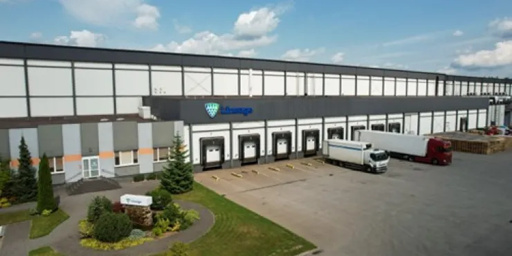 Immagine di un magazzino Lineage controllata Lineage