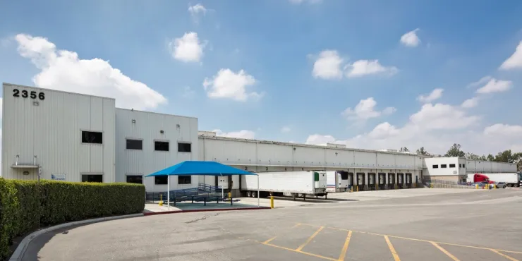 Lineage temperature controlled warehousing facility image
