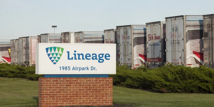 Foto dell'esterno dello stabilimento Lineage a Springfield, Ohio, con l'insegna
