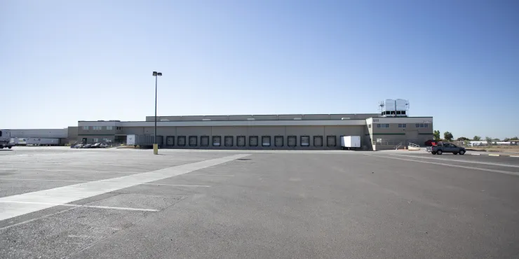 Außenansicht des Lineage angemieteten Gebäudes in Phoenix, Arizona