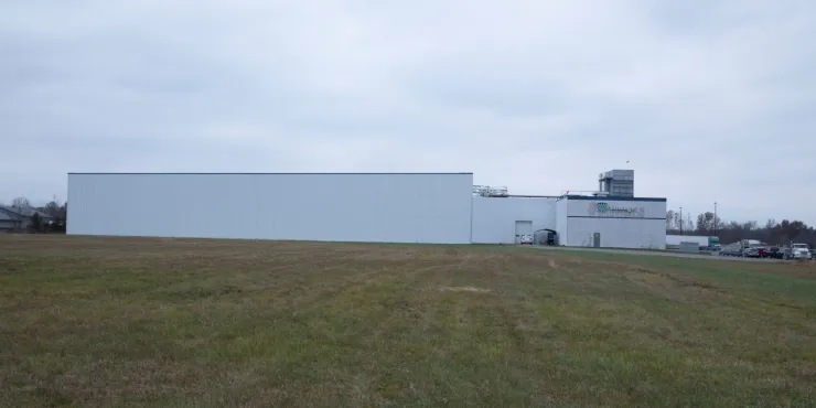 Exterior photo of Lineage's Boonville facility