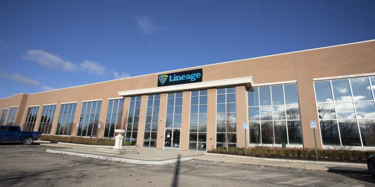 Exterior photo of Lineage's Novi, MI headquarters