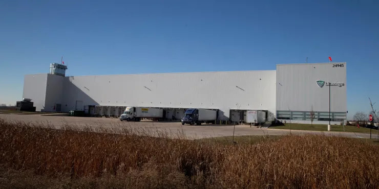 Exterior photo of Lineage's Wilmington -  Design facility