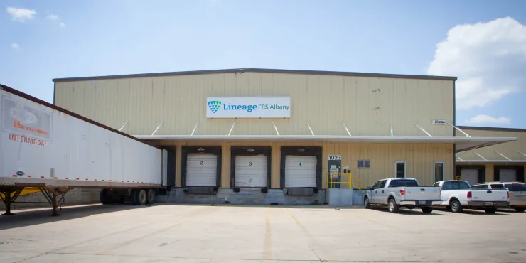 Exterior photo of Lineage's Albany facility loading dock