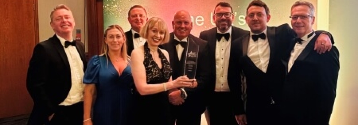 Lineage UK team celebrating their Temperature Controlled Storage Operator of the Year 2025 win at the TCS&D Awards.