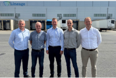 Danpo and Lineage leadership teams outside the Vejle cold storage facility in Denmark.