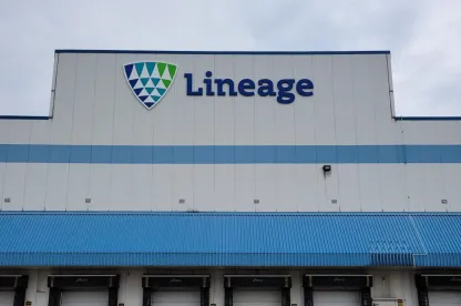 Esterno del magazzino frigorifero Lineagea Milton