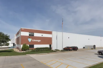 Lineage's Chicago - Batavia cold storage warehouse provides strategic cold chain services, like d2c solutions, case picking, repacking, and more.