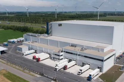 Lineage's automated cold storage warehouse in Lelystad, Netherlands with integrated logistics, blast freezing and retail consolidation capabilities.