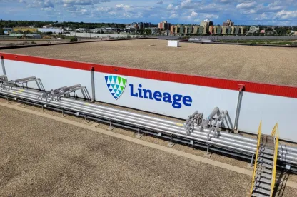 Esterno del magazzino Lineage a Edmonton North, Alberta